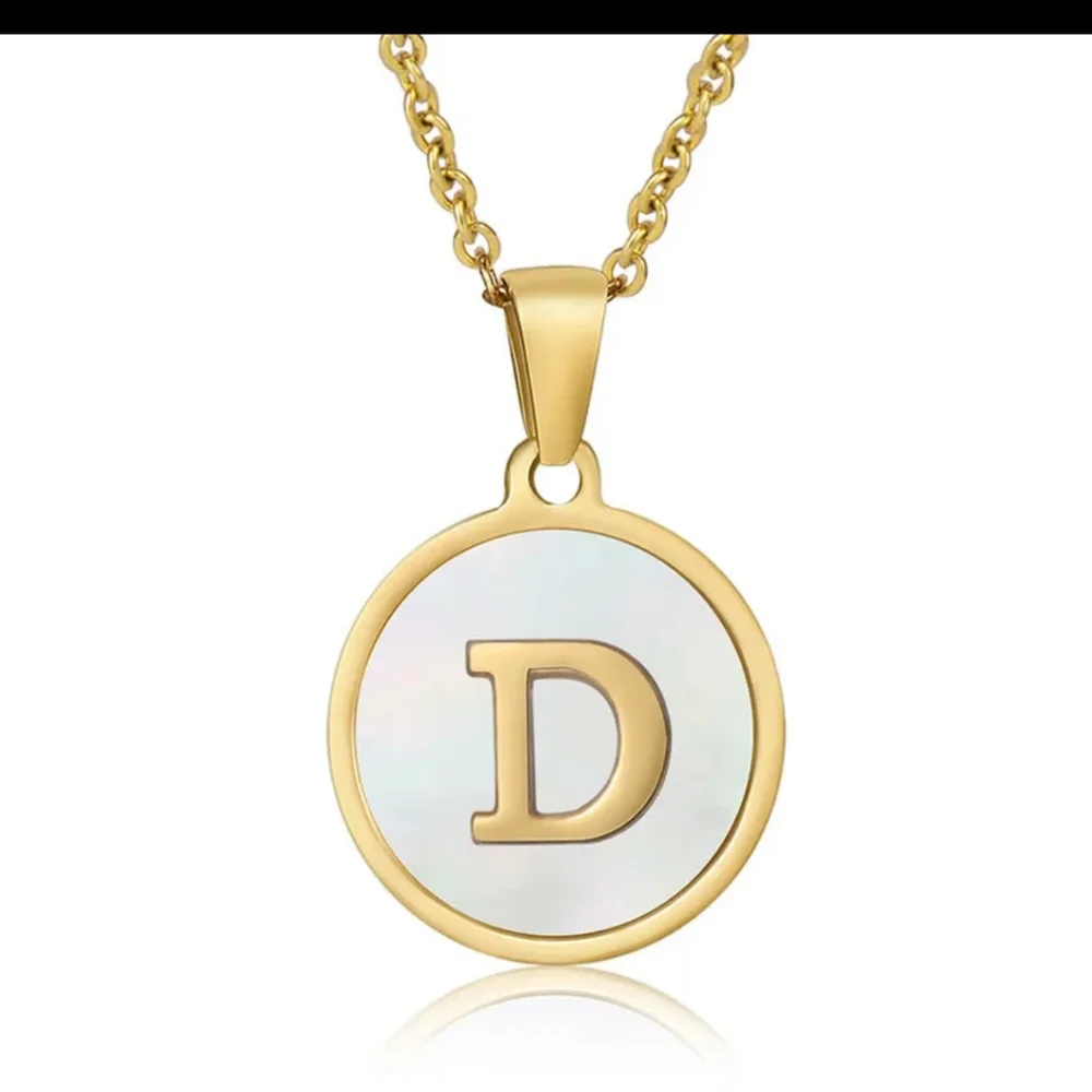 New gold plated stainless steel shell initial necklace - Picture 12 of 16